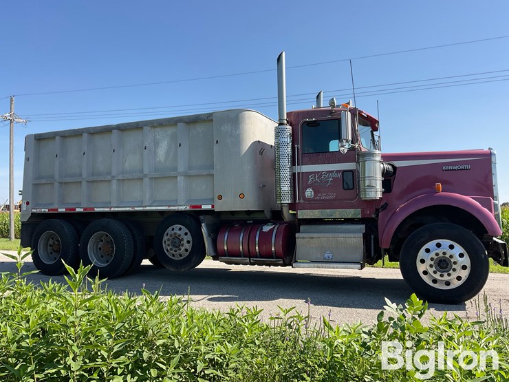 2005-kenworth-w900b-image-4