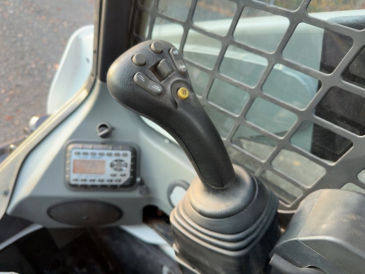 2019-bobcat-s650-image-18