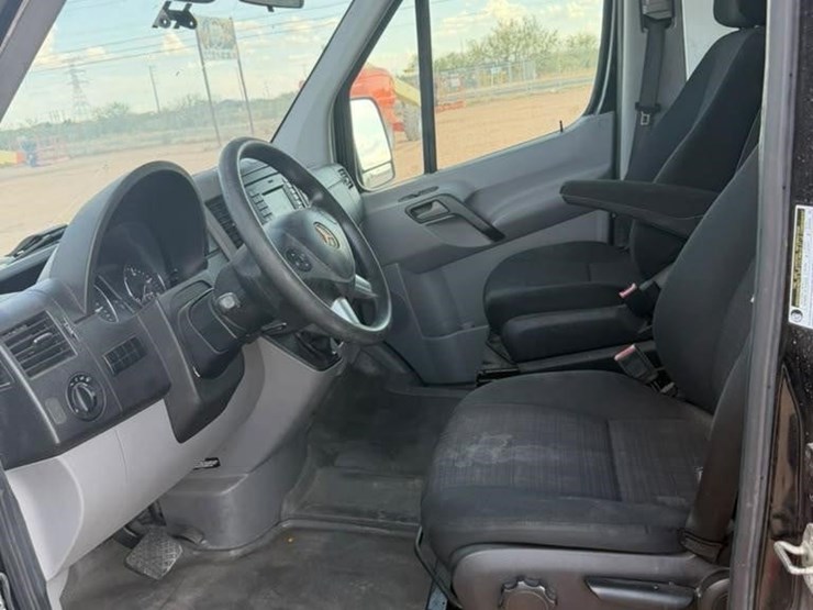 2018-mercedes-benz-sprinter-3500-image-9