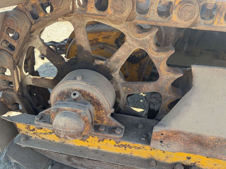 caterpillar-28-image-17