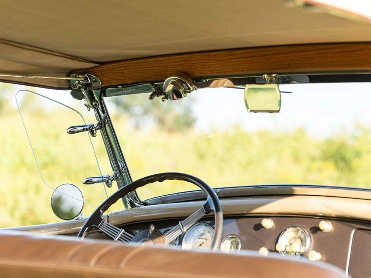 1935-ford-deluxe-phaeton-image-25