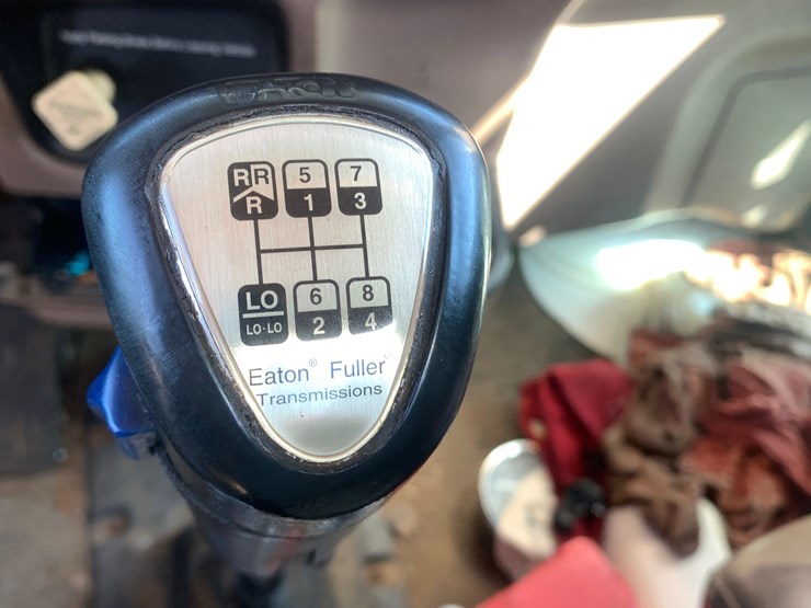 2009-peterbilt-367-image-22