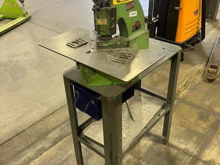di-arco-pedestal-corner-notcher,-16-gauge-image-1