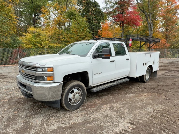 2017-chevrolet-silverado-3500hd-image-1