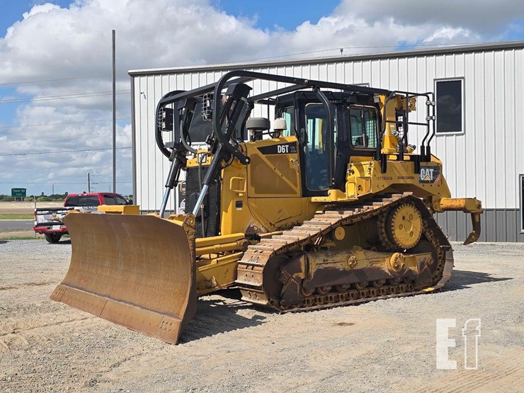2019-caterpillar-d6t-xl-image-1