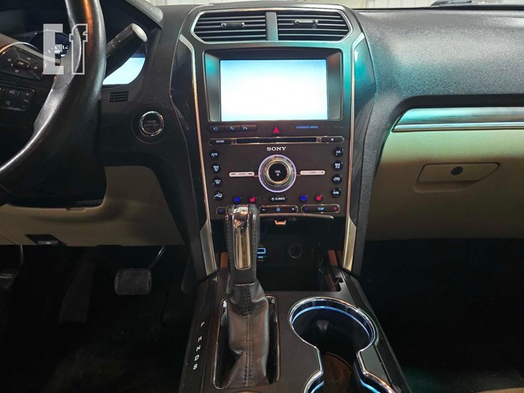 2016-ford-explorer-limited-image-14