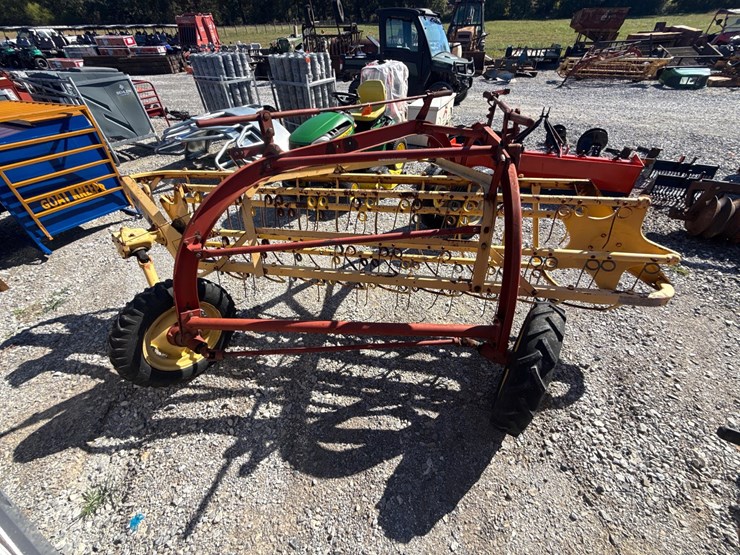 new-holland-256-image-3