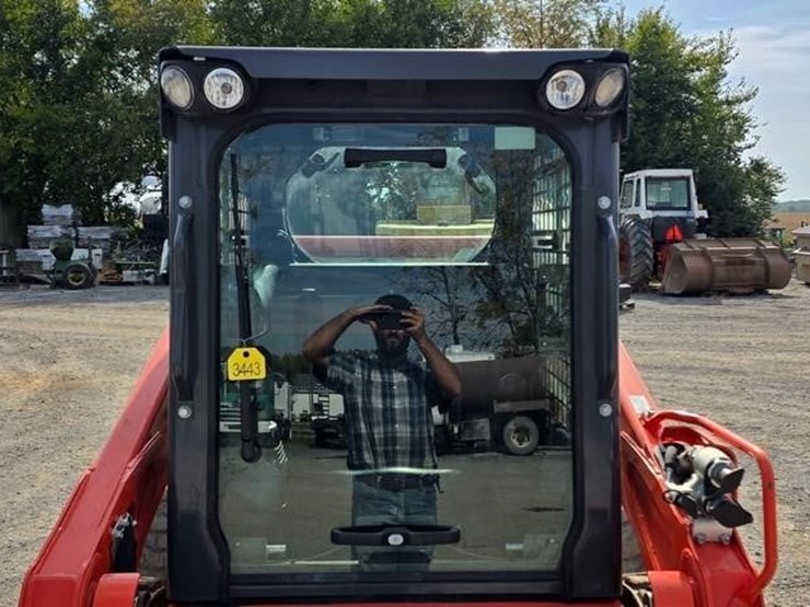 2025-kubota-ssv75-image-37