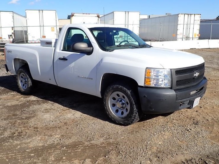2011-chevrolet-silverado-1500-image-2