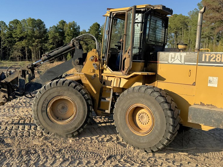 caterpillar-it28f-image-6