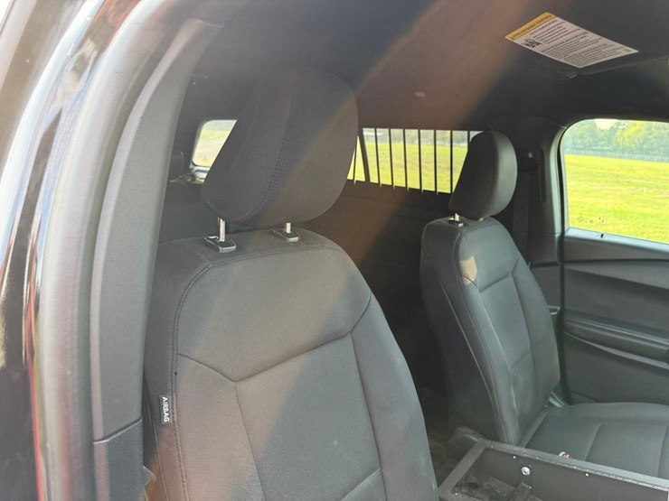 2020-ford-explorer-image-41