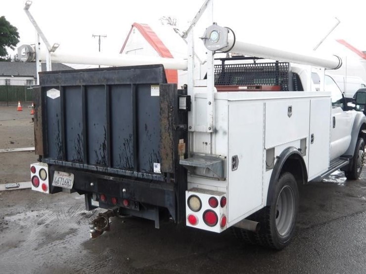 2011-ford-f550-image-3