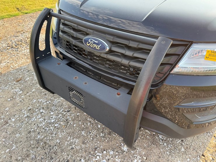 2018-ford-explorer-image-12