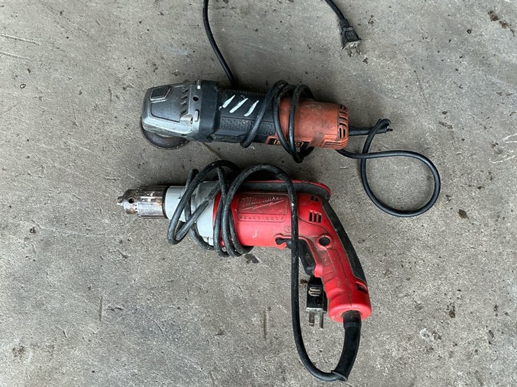 #111-•-milwaukee-0300-20-1/2"-corded-drill-and-black-&-decker-bdeg400-4.5"-angle-grinder-image-2