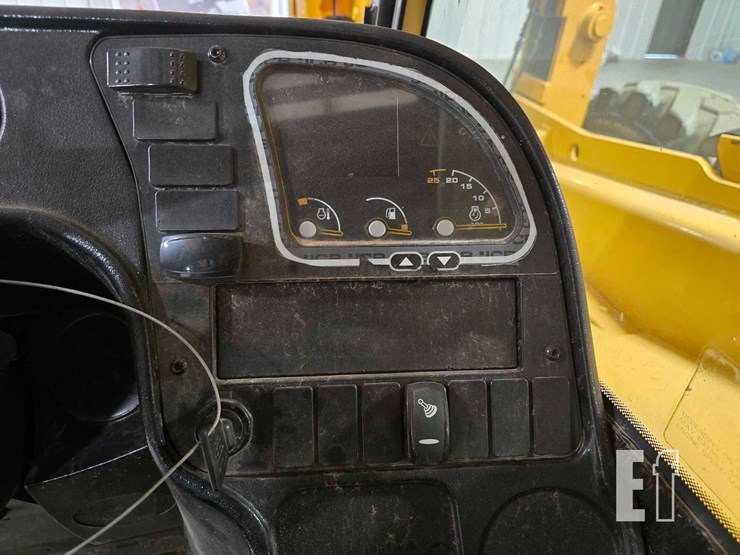 2015-jcb-507-42-image-17
