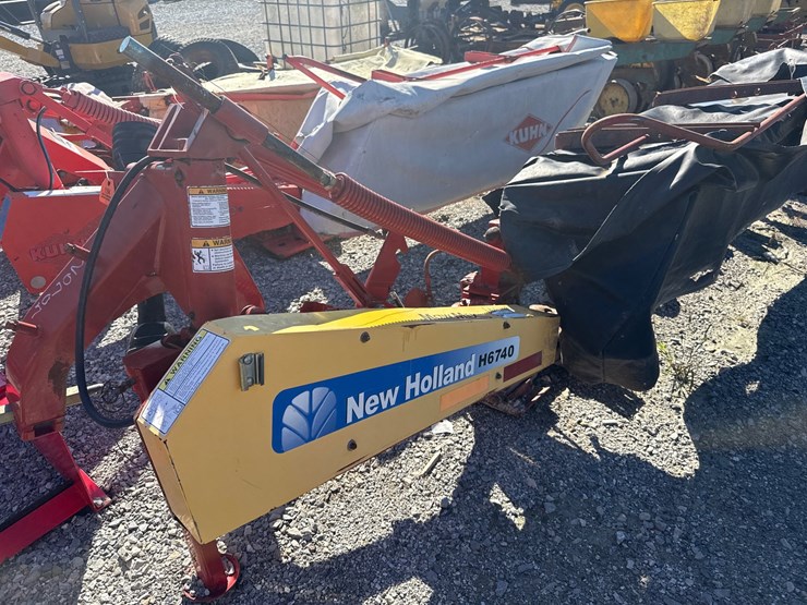 new-holland-h6740-image-1
