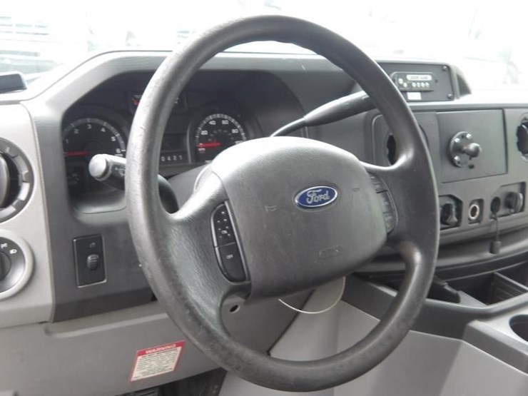 2016-ford-e450-image-19