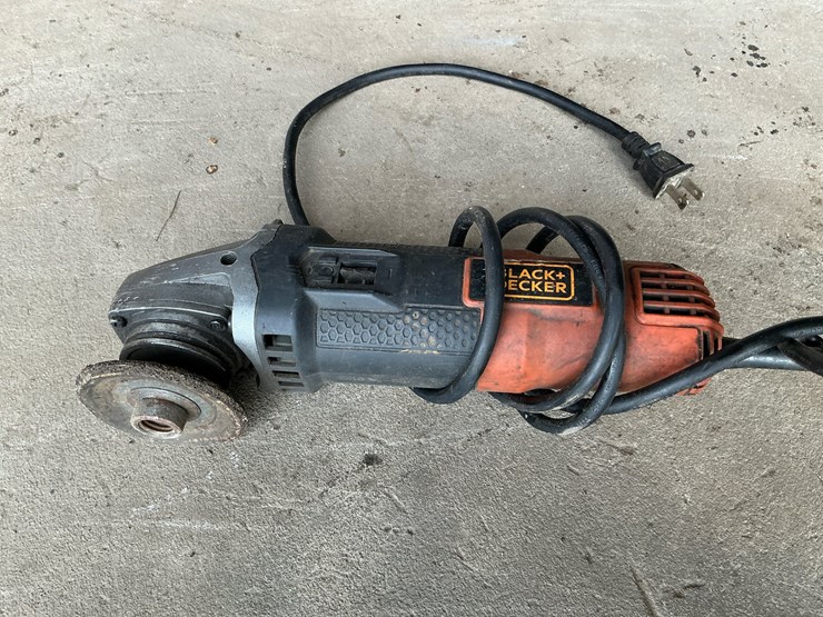 #111-•-milwaukee-0300-20-1/2"-corded-drill-and-black-&-decker-bdeg400-4.5"-angle-grinder-image-9