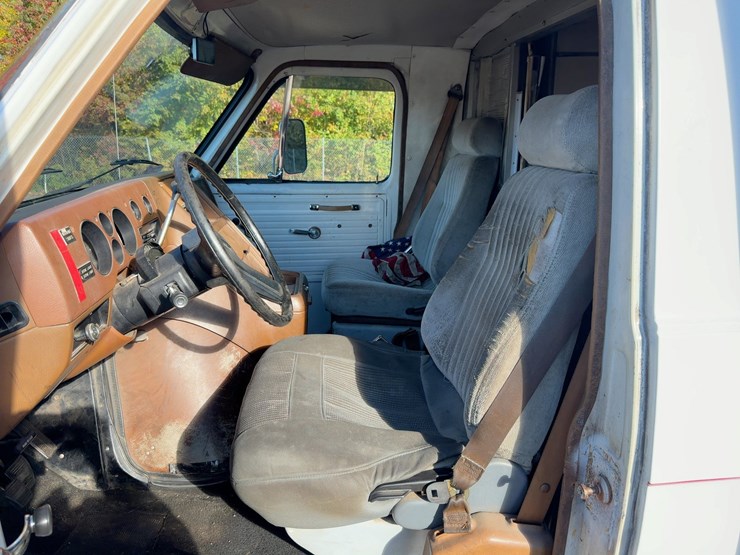 1990-gmc-3500-image-24