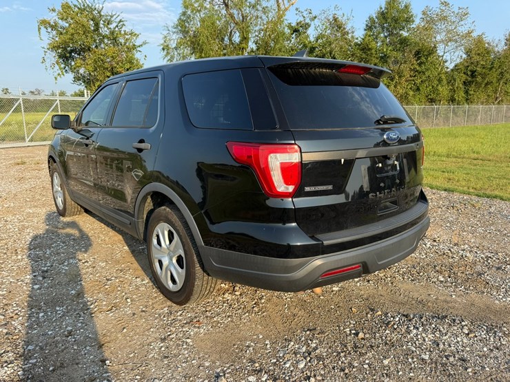 2018-ford-explorer-image-4