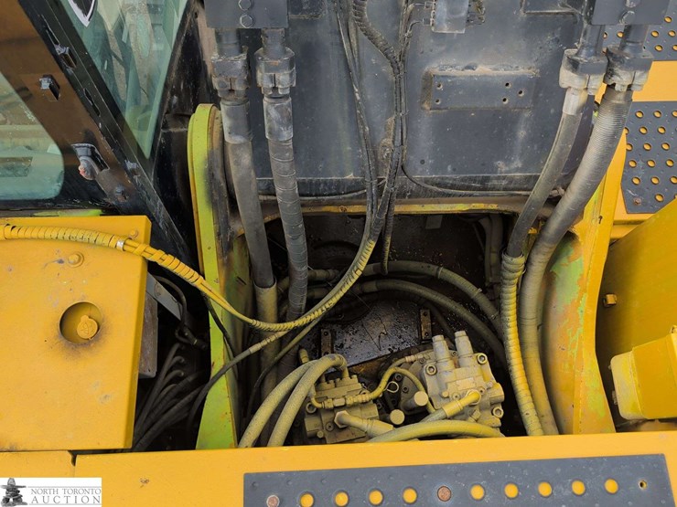 2010-john-deere-450-image-53