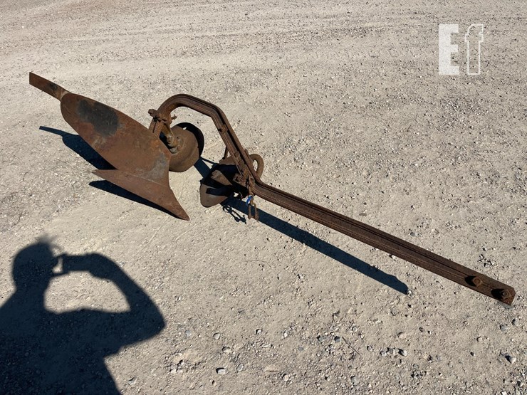 antique-single-bottom-plow-8236-image-1