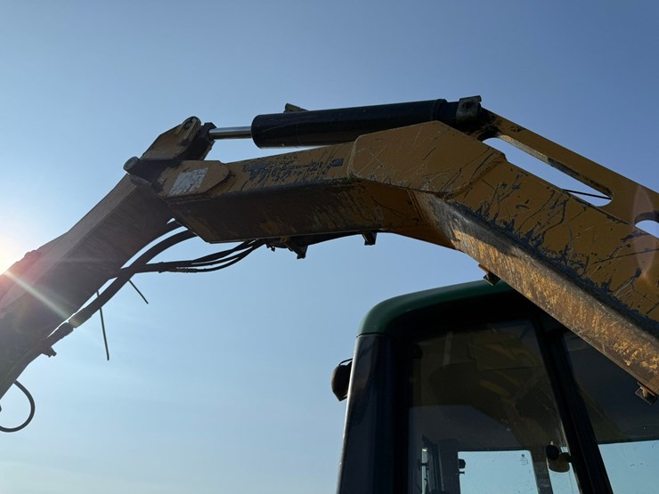 2017-john-deere-6110m-image-53