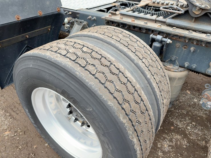 2018-mack-pinnacle-cxu613-image-19