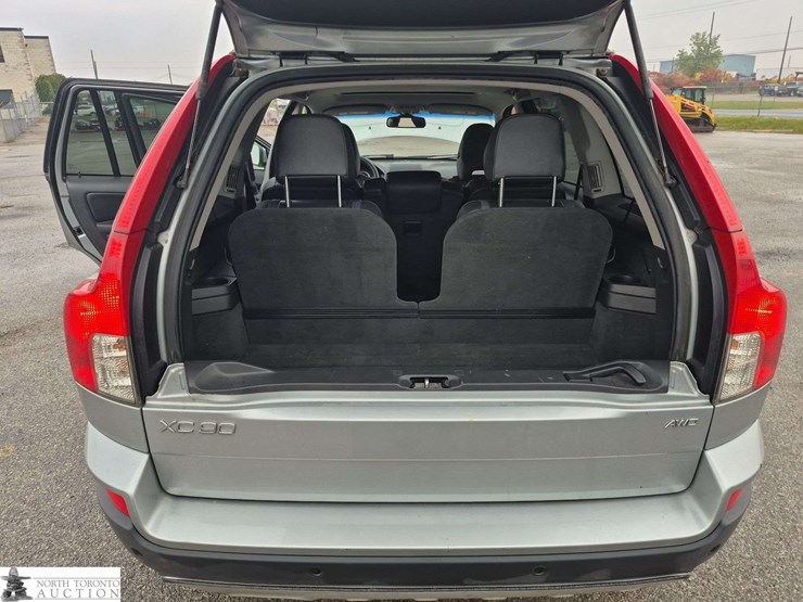 2012-volvo-xc90-image-22