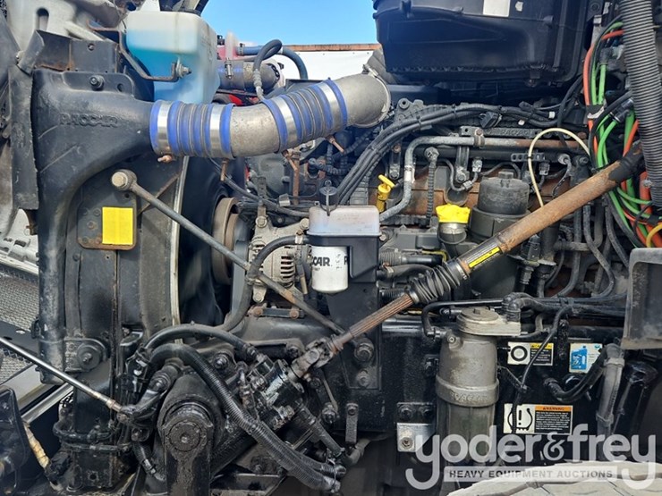2017-kenworth-t880-image-62