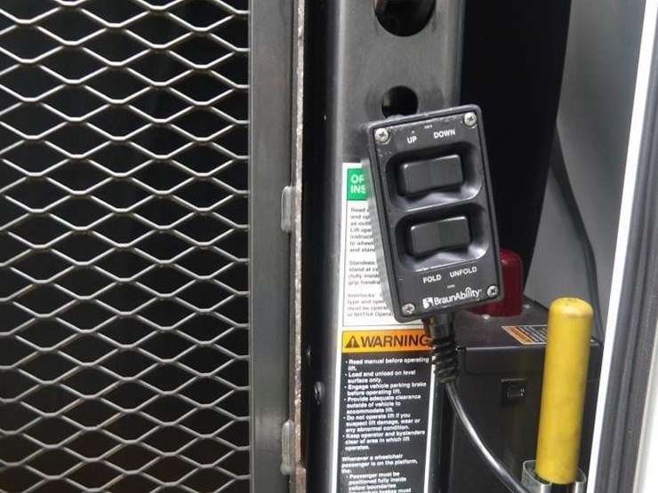 2016-ford-e450-image-15