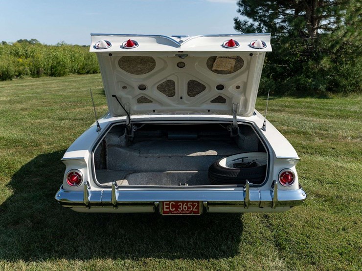 1961-chevrolet-impala-convertible-unrestored-original-image-13