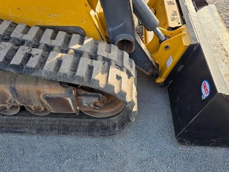 2019-deere-333g-image-8