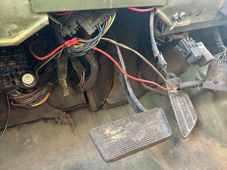 #10590-•-*inop-1985-chevrolet-d30-military-postal-unit-4x4-pickup-1gchd34jxff373404-inv#10590-image-51