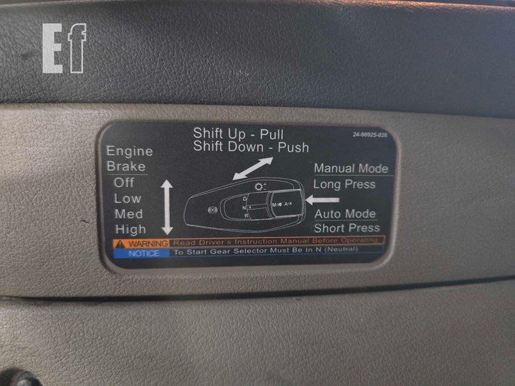 2018-freightliner-cascadia-113-image-14