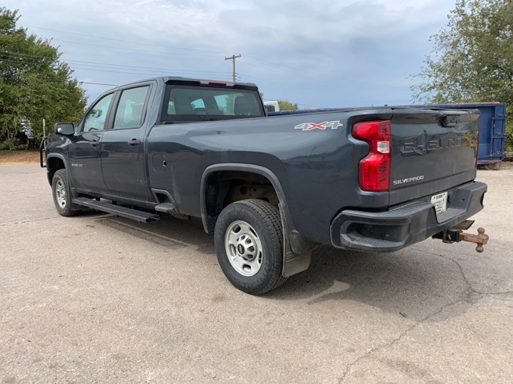 2020-chevrolet-silverado-2500hd-image-2