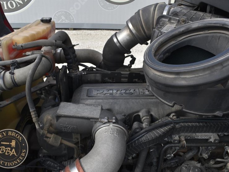 2014-peterbilt-579-image-29