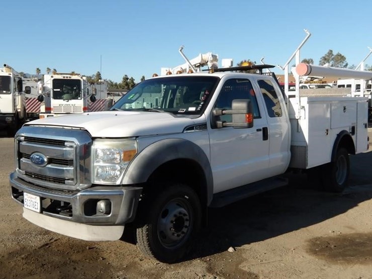 2011-ford-f550-image-1