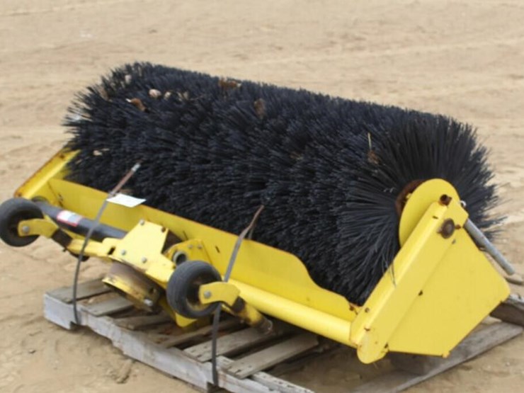john-deere-1025r-image-1