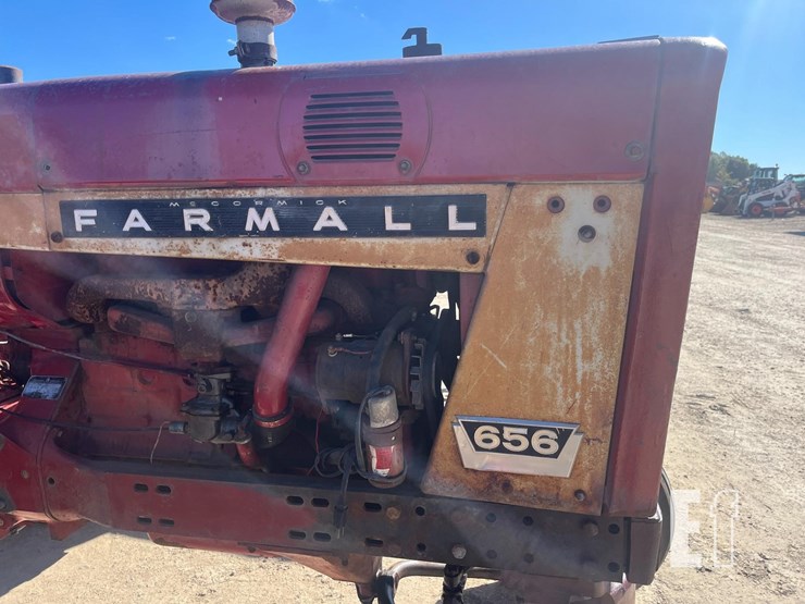 1966-farmall-656-gas-row-crop-8033-image-3