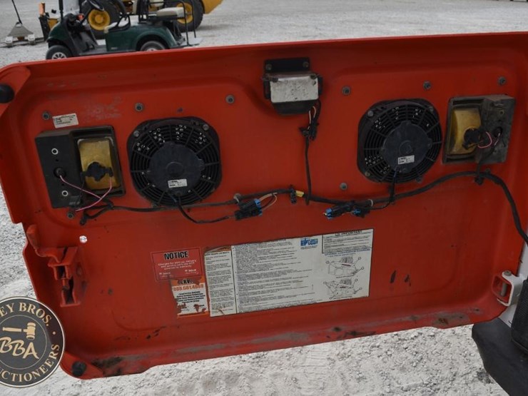2019-bobcat-t770-image-35