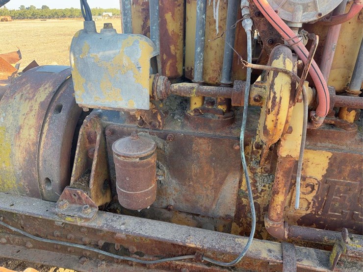 caterpillar-60-image-24