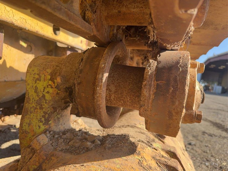 caterpillar-d7-image-17
