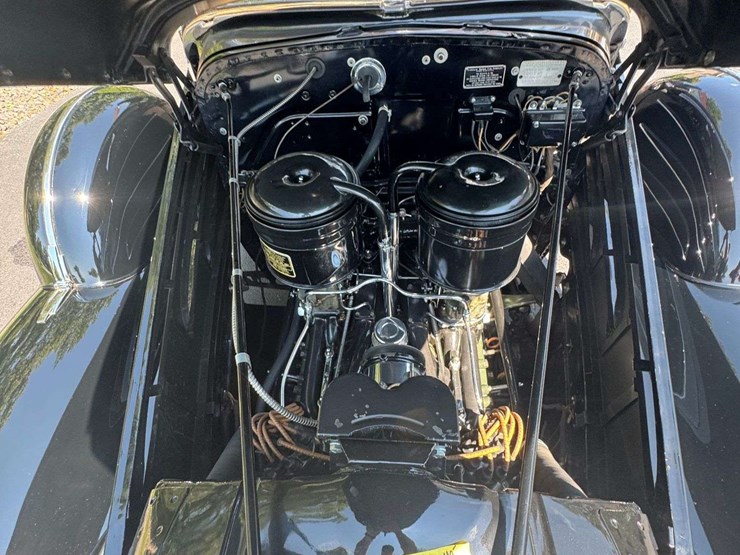 1939-cadillac-series-90-v-16-convertible-coupe-image-47