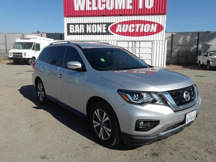 2019-nissan-pathfinder-sl-image-2