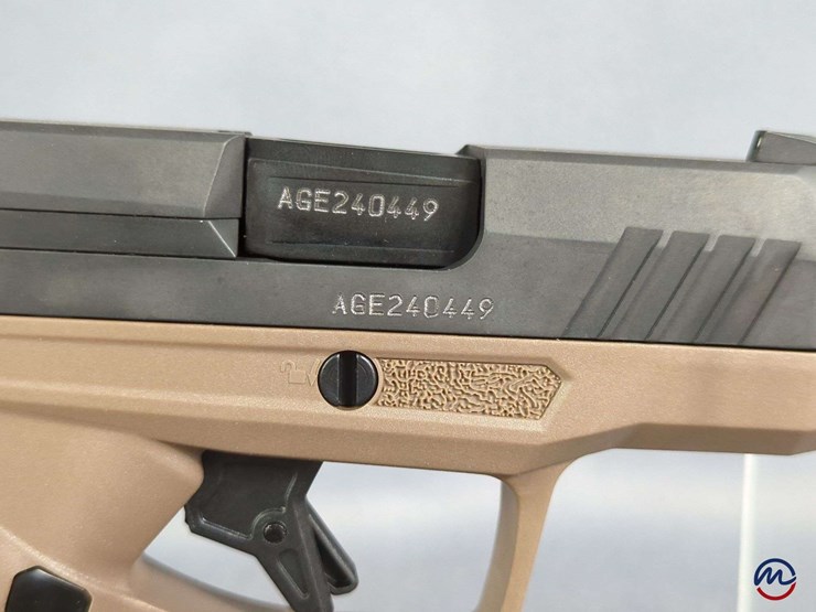taurus-armas/-taurus-gx4-9x19-pistol-sn#-age240449,-2-total-mags,-backstrap,-manual,-in-original-hard-case-image-11
