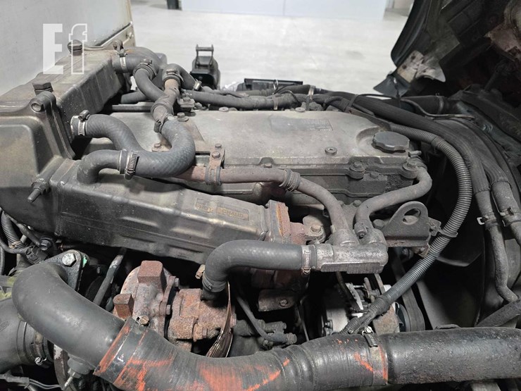2011-isuzu-nrr-image-24