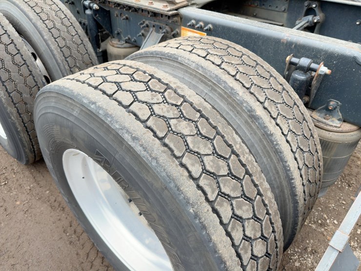 2018-mack-pinnacle-cxu613-image-18