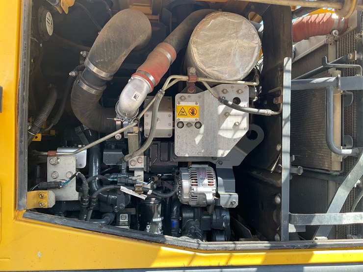 2016-komatsu-wa200-7-image-11