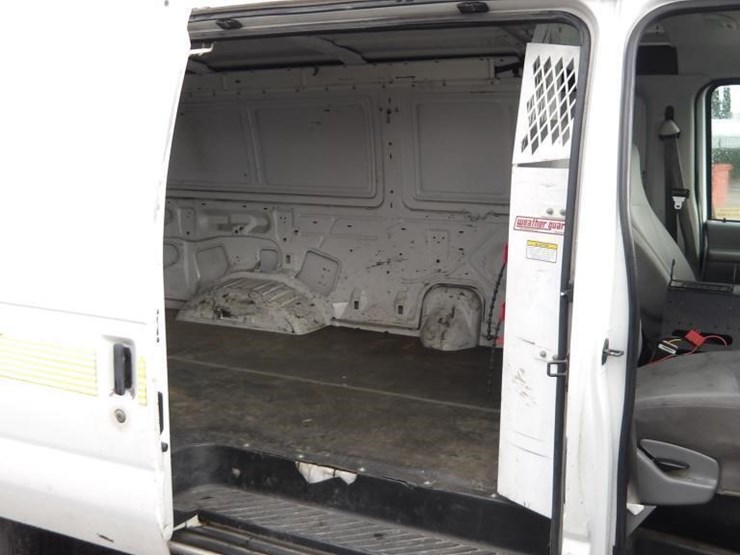 2006-ford-e350-image-15